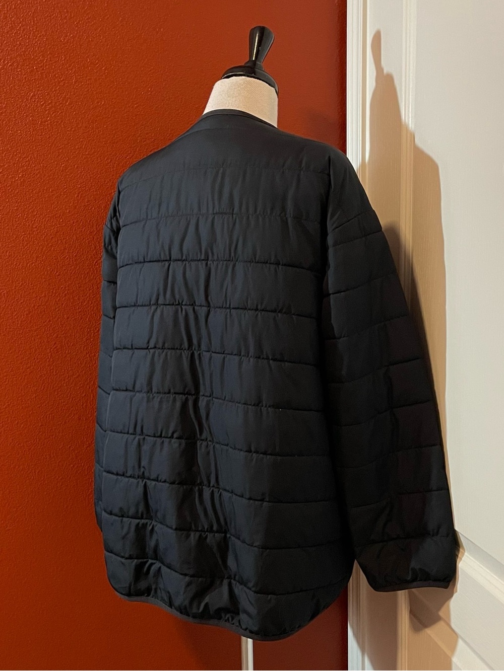Everlane Women’s ReNew Snap Button Front Black Primaloft Puffer Jacket - Picture 5 of 5